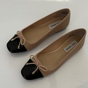 Steve Madden Square toe, two tone, black, and tan ballet flats